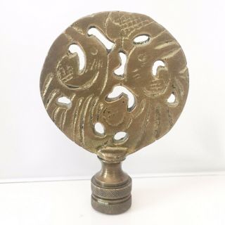 Vintage 2.  5 " Brass Lamp Shade Finial Table Light Medallion