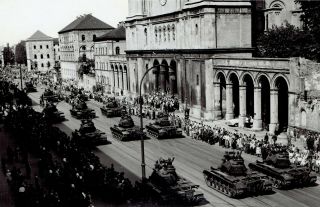 1953 Vintage Photo Us Army Tanks & Troops Celebrate Army Day In Munich Germany