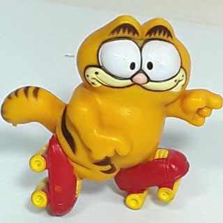 Garfield Cat Figure Toy Doll Figurine Roller Skater Vintage 1980s