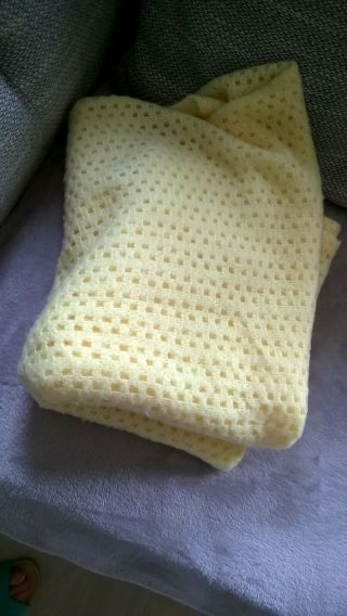 Vintage Cellular Baby Blanket Baby Cot Cover - Lemon Yellow 4