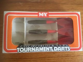 1970’s Retro M.  Y Tournament Darts - - Red Flights Vintage Sport 5