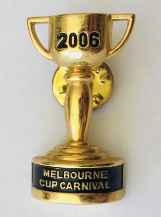 Melbourne Cup Carnival 2006 Horse Racing Club Pin Badge Vintage (f12)
