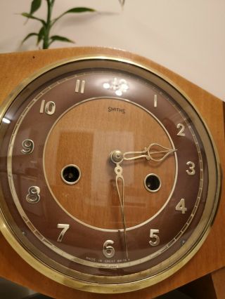 Smith ' s Vintage Chiming Mantel Clock Circa 1956 2
