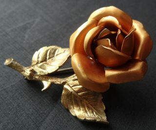 Vintage 1960s 3d Rose Flower Brooch Gold Tone - A325
