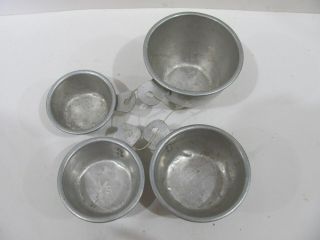 Vintage Set (4) Aluminum Measuring Cups