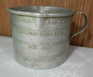 Vintage Mirro Aluminum 2 Cups / 1 Pint Measuring Cup 2314m