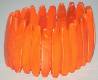 Vintage Mid - Century Bright Orange Lucite Acrylic Stretch Bracelet