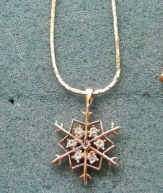 Snow Flake Gold Tone Pendant Necklace - Sarah Coventry Jewelry - Sara Cov - Vtg