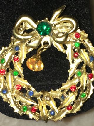 Vintage Jewelry Green Red Crystal Christmas Wreath Brooch Pin Rhinestones