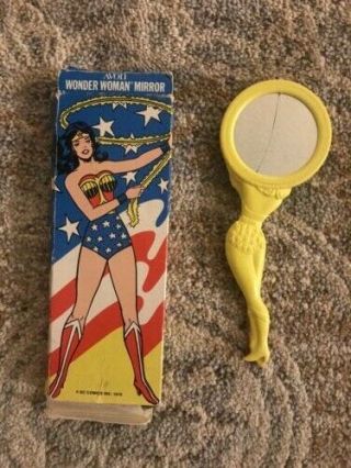 Vintage 1978 Wonder Woman Avon Mirror - Cracked W.  Box