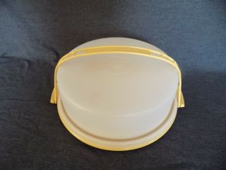 Vintage Tupperware Harvest Gold 10 " Single Tier Cake Carrier 719 W/handle