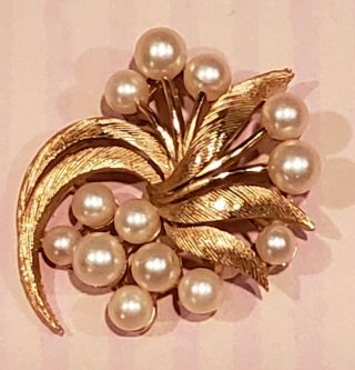 Signed Trifari Vintage Gold Tone Leaf Flower Faux Pearl Brooch Pin