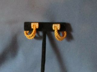 Vintage Signed Crown Trifari Gold - Tone Metal Faux Pearl Clip Earrings
