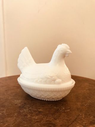 Imperial Vintage White Opalescent Hen On Nest Imperial