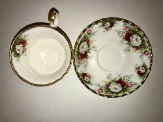 Vintage Royal Albert OLD COUNTRY ROSES TEA CUP AND SAUCER - 5