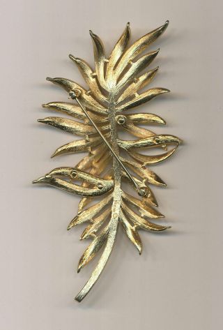 Vintage Large Trifari Gold - Tone Fern Leaf Pin Brooch - Measures 2 3/8” x 4 1/8” 3