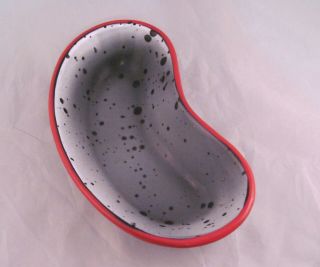 Vintage Kidney Shaped Red,  White & Black Speckled Enamelware Bowl Dish Red 3