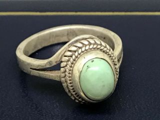 Vintage Handmade Southwestern Sterling Silver Turquoise Ring (sz5.  75)