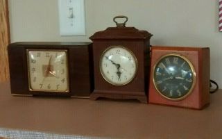 3 Vintage Electric Clocks Wood General Electric,  Plymouth,  Seth Thomas