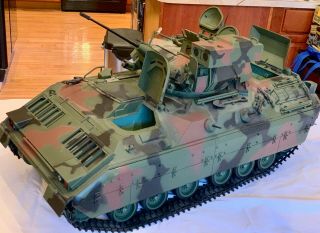 1:6 Scale 21st Century Toys The Ultimate Soldier Armored M2 Fighting Tank L@@k