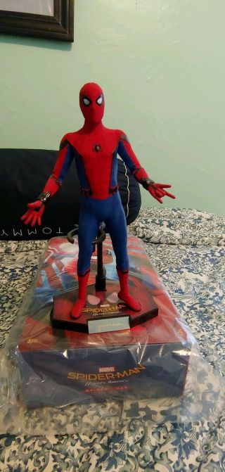 Hot Toys Spider - Man: Homecoming - Mms425 Tech Suit Action Figure