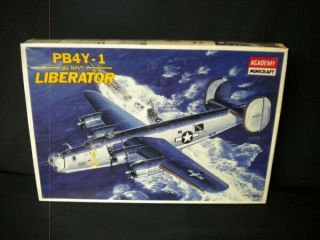 Academy Pb4y - 1 Navy Liberator 1/72 Kit