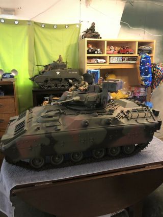 21st Century Toys 1/6 Ultimate Soldier Bradley Tank.  W/soldiers