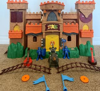 Fisher Price Imaginext Eagle Talon Castle Play Set W/ 3 Knights & Accessories