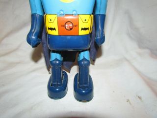 VINTAGE 60 ' s BATTERY OPERATED TV BATMAN ROBOT TOY BY NOMURA TRADEMARK JAPAN 3