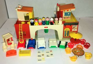 Vintage Fisher Price 997 Little People Play Family Village W/ Accessories