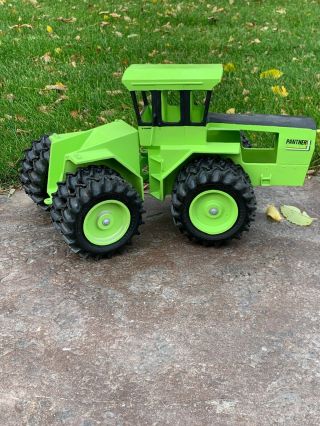 1/8 Scale Die Cast Steiger Panther Tractor 3