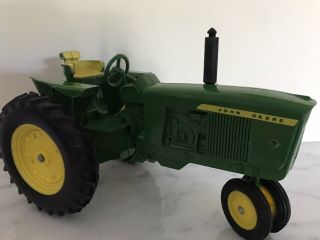 Vintage John Deere Tractor 3020 Green w/Box No.  530 ERTL Co.  Model Toy Die Cast 3