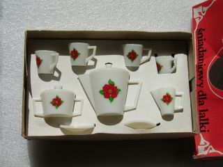 VINTAGE TOY - CHILD ' S PLASTIC TEA SET FOR DOLLS,  MADE IN POLAND 3