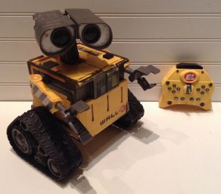 Thinkway Toys Disney Pixar Wall - E U - Command Remote Control Robot Toy
