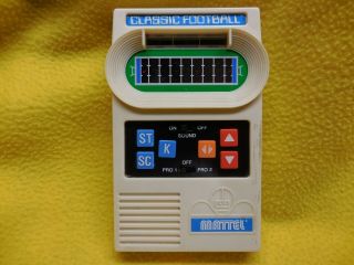 Classic Football Electronic Hand Held Game Vintage 2000 Mattel