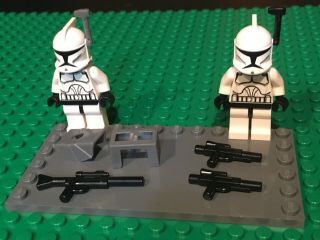 (2) Authentic Lego Star Wars Clone Wars Phase 1 Clones W/accessories