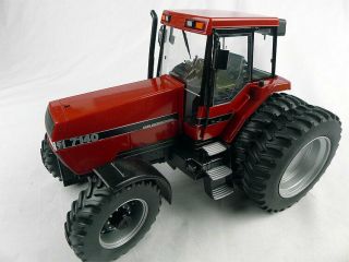 Case Magnum 7140 Die - Cast Model Tractor Ertl 1 - 16