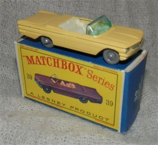 Grey Plastic Wheels.  1960s.  Matchbox.  Lesney.  39 Pontiac Convertible.