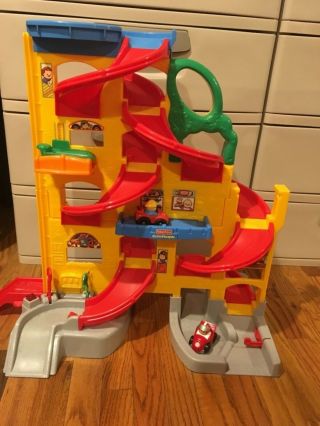 Fisher Price Little People Wheelies Stand and Play Rampway City Ramp Race Track 2