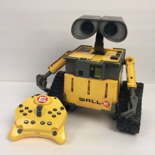 Wall - E Disney Pixar Thinkway Toys U Command 10” Robot With Remote