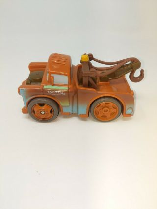 Mattel 2005 Disney Pixar Cars Mater Shake N Go Brown Talking Tow Truck