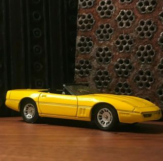 Solido 1/43 Scale (1984 - 1996) Corvette C4 Convertible - Diorama Model 1514 2