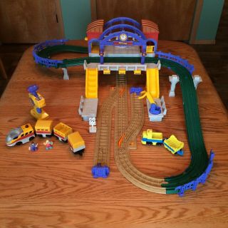 Fisher Price Geotrax Grand Central Station With Remote Control Train,  More