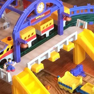 Fisher Price GeoTrax Grand Central Station with Remote Control Train,  more 2