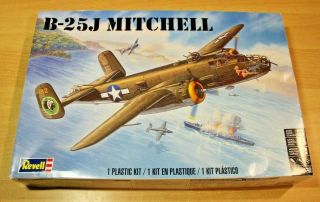 44 - 5512 Revell 1/48th Scale North American B - 25j Mitchell Plastic Model Kit