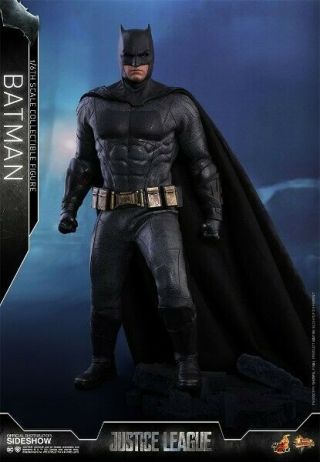 Hot Toys DC Comics Justice League Movie Batman Sixth Scale Collectible Figure 3