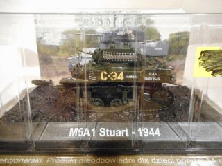 Amercom - 1/72 Scale Us Army M5a1 Stuart Light Tank " Carol " - 1944