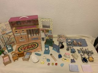 Calico Critters Carry & Play Case Plus Many Critters& Accessories
