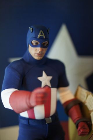 Hot Toys 1/6 Captain America: The First Avenger Star - Spangled Man Mms 205 Misb