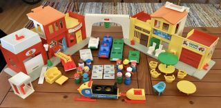 Vintage 1973 Fisher Price Play Family Village 997 With